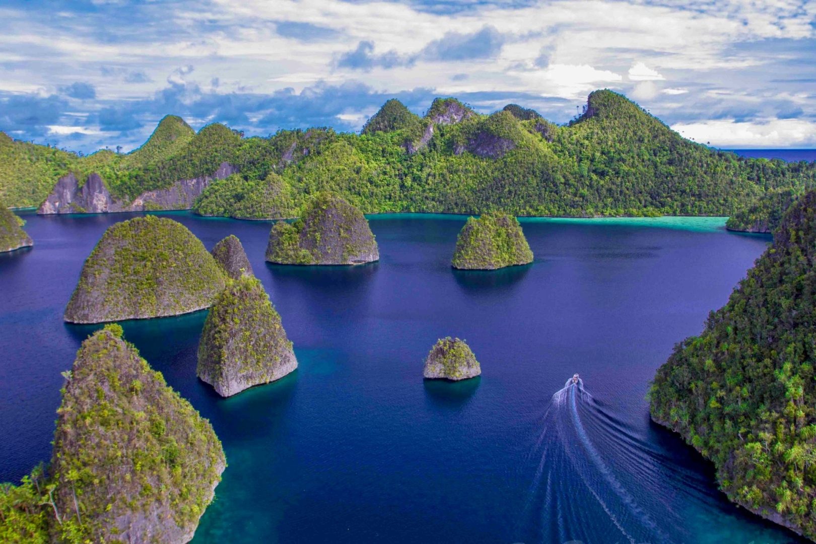 Raja Ampat, Západní Papua, Indonésie - Poznávací Zájezd - AQUATRAVEL